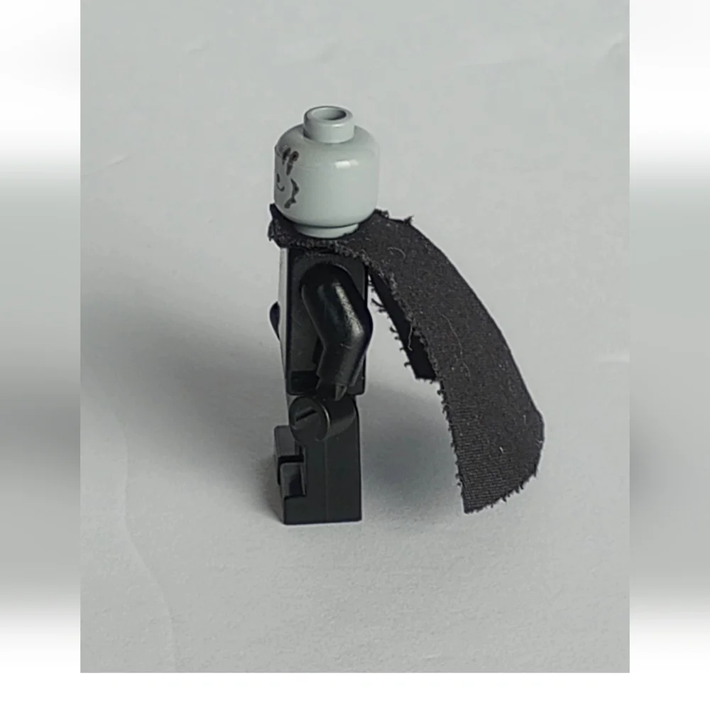 LEGO Star Wars Darth Vader Minifigure Light Bluish Gray Head sw0004a - No Helmet